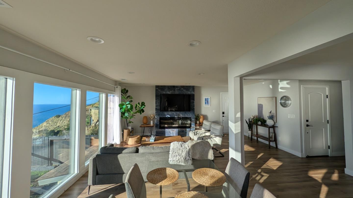 Detail Gallery Image 9 of 29 For 910 Skyline Dr, Daly City,  CA 94015 - 5 Beds | 3 Baths