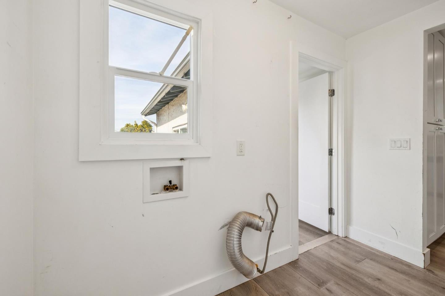 Detail Gallery Image 13 of 28 For 2139 108th Ave, Oakland,  CA 94603 - 3 Beds | 1 Baths