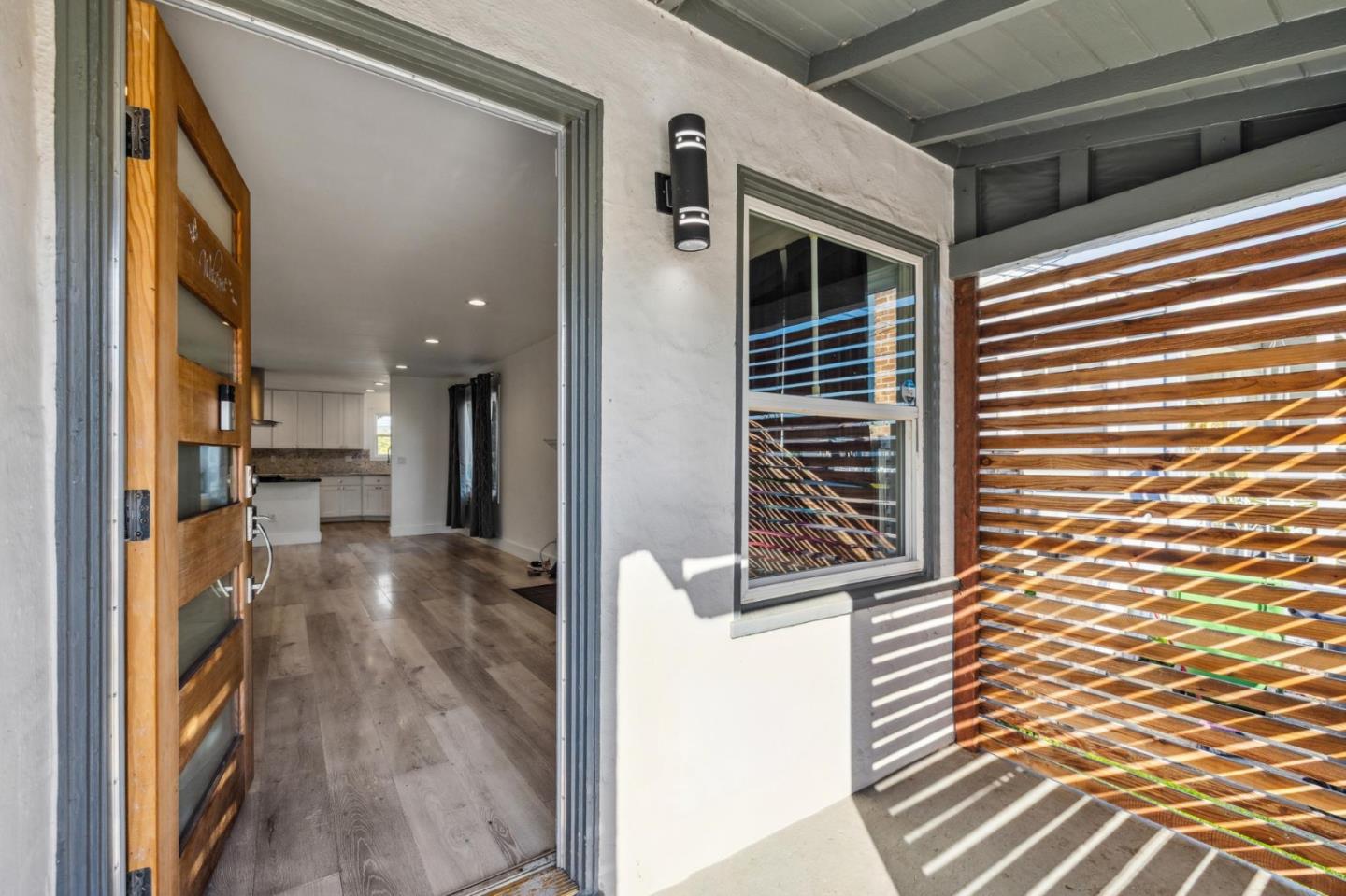 Detail Gallery Image 2 of 28 For 2139 108th Ave, Oakland,  CA 94603 - 3 Beds | 1 Baths