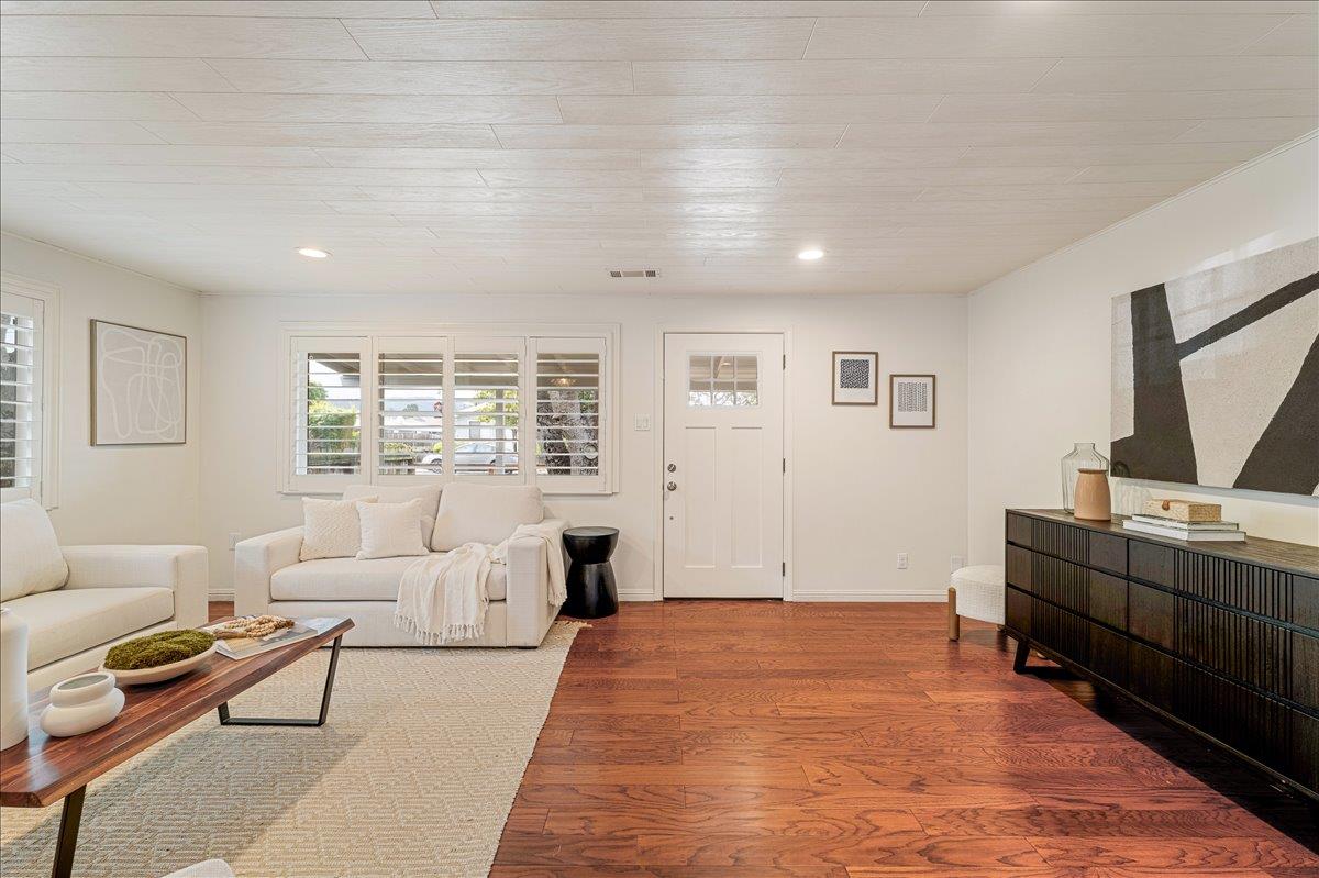 Detail Gallery Image 11 of 45 For 415 Hannon Ave, Monterey,  CA 93940 - 2 Beds | 2 Baths