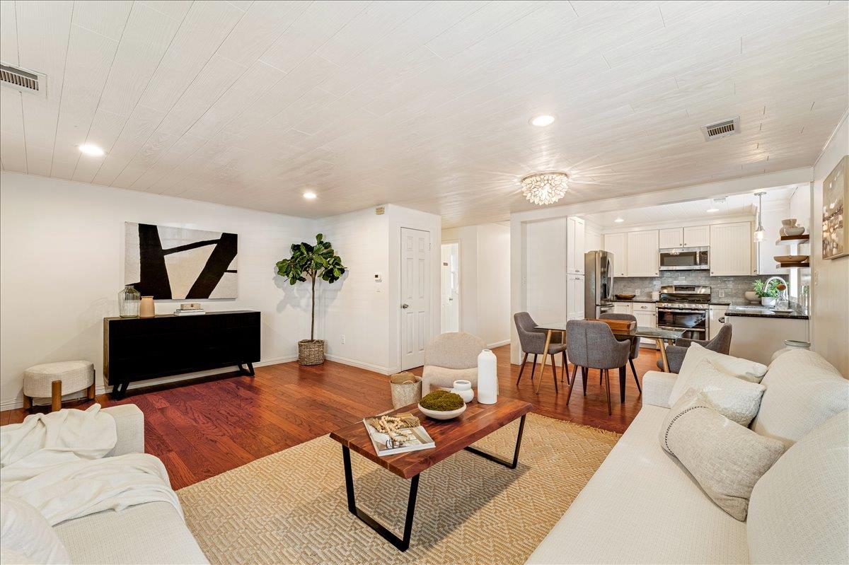 Detail Gallery Image 13 of 45 For 415 Hannon Ave, Monterey,  CA 93940 - 2 Beds | 2 Baths