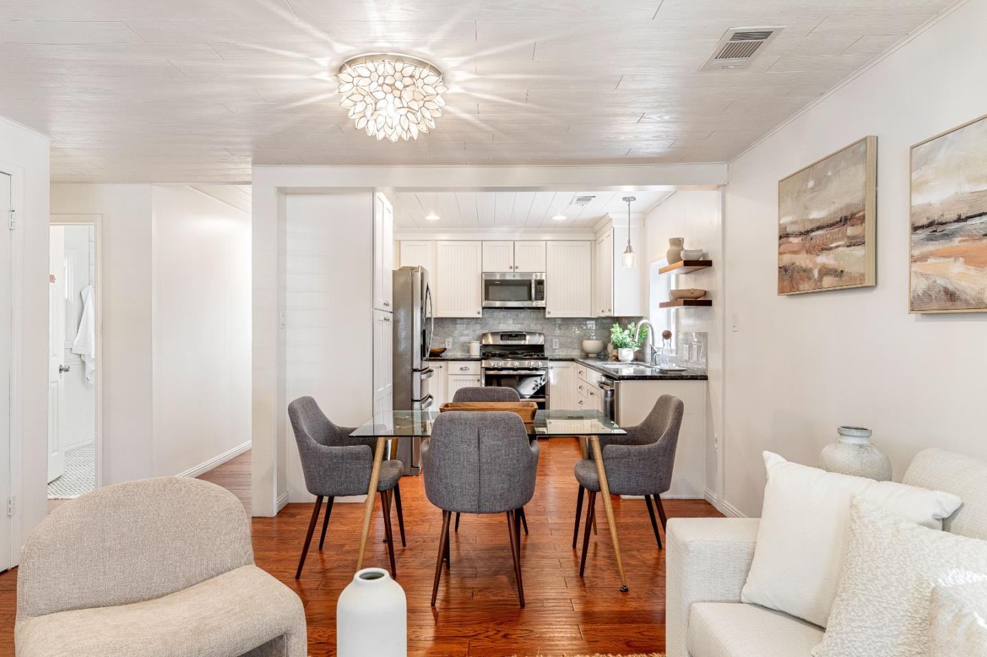 Detail Gallery Image 14 of 45 For 415 Hannon Ave, Monterey,  CA 93940 - 2 Beds | 2 Baths