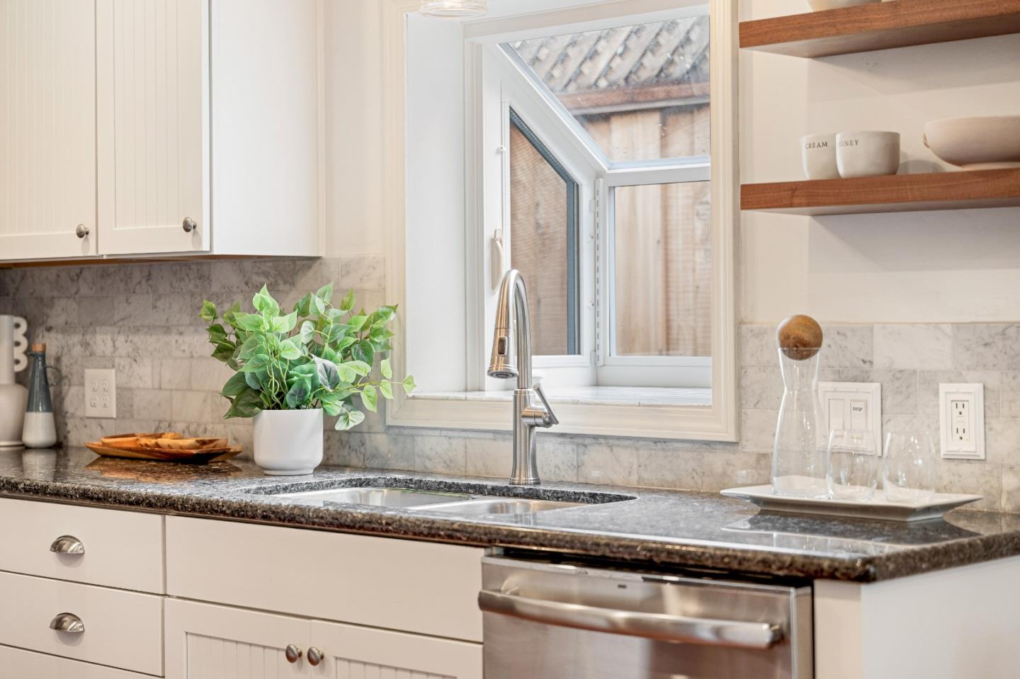 Detail Gallery Image 17 of 45 For 415 Hannon Ave, Monterey,  CA 93940 - 2 Beds | 2 Baths