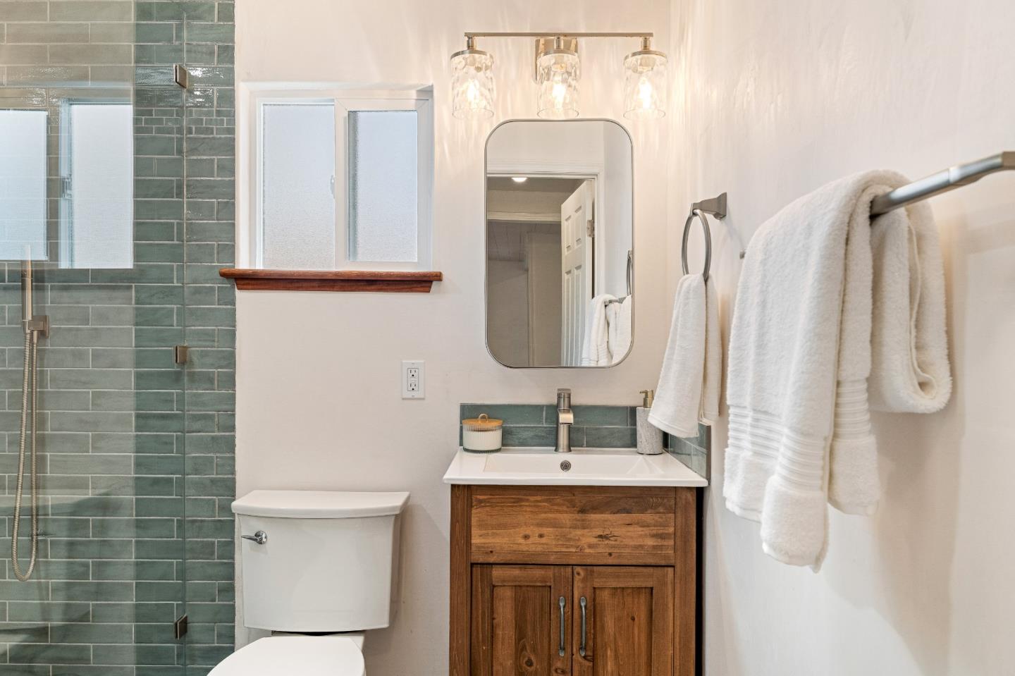 Detail Gallery Image 25 of 45 For 415 Hannon Ave, Monterey,  CA 93940 - 2 Beds | 2 Baths