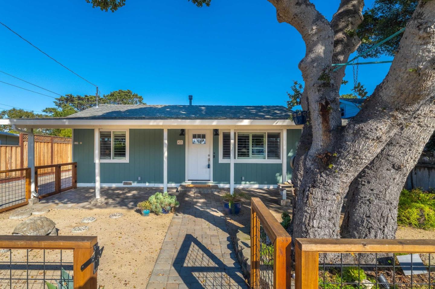 Detail Gallery Image 4 of 45 For 415 Hannon Ave, Monterey,  CA 93940 - 2 Beds | 2 Baths