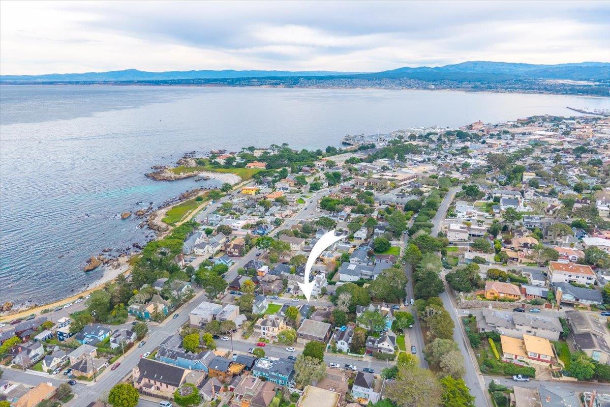 Detail Gallery Image 11 of 31 For 132 6th St, Pacific Grove,  CA 93950 - 2 Beds | 1 Baths