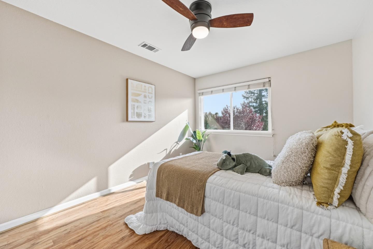 Detail Gallery Image 13 of 35 For 7435 Maywood Dr, Pleasanton,  CA 94588 - 3 Beds | 2/1 Baths