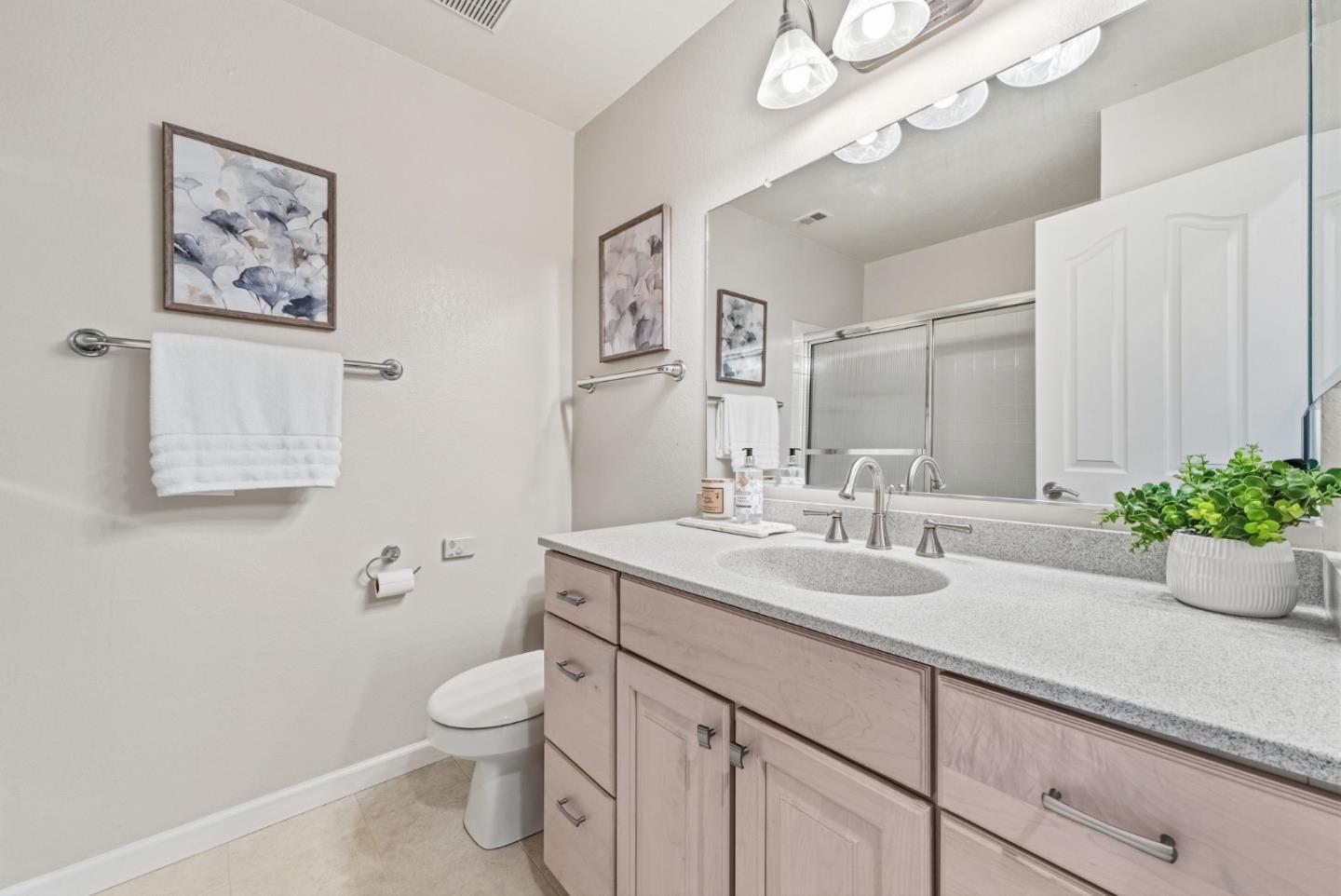 Detail Gallery Image 16 of 35 For 7435 Maywood Dr, Pleasanton,  CA 94588 - 3 Beds | 2/1 Baths