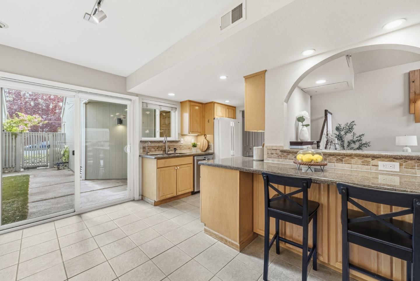 Detail Gallery Image 5 of 35 For 7435 Maywood Dr, Pleasanton,  CA 94588 - 3 Beds | 2/1 Baths