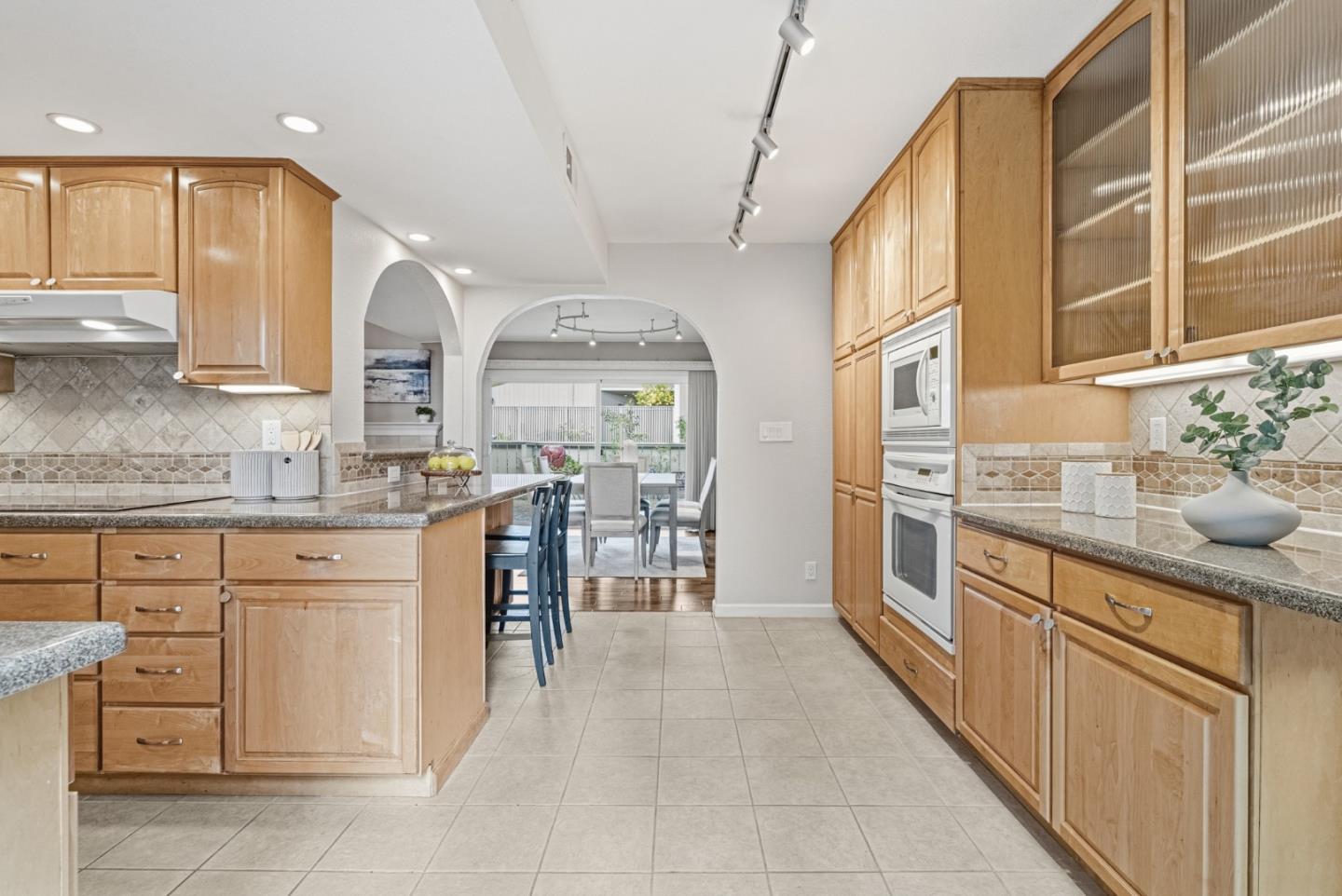 Detail Gallery Image 6 of 35 For 7435 Maywood Dr, Pleasanton,  CA 94588 - 3 Beds | 2/1 Baths