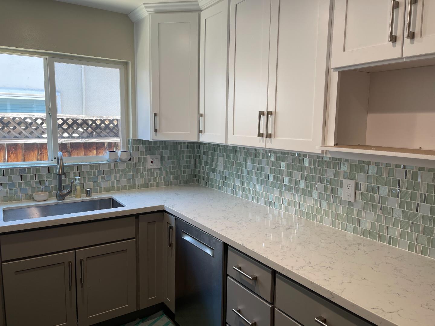 Detail Gallery Image 3 of 17 For 5733 Harder St, San Jose,  CA 95129 - 3 Beds | 2 Baths