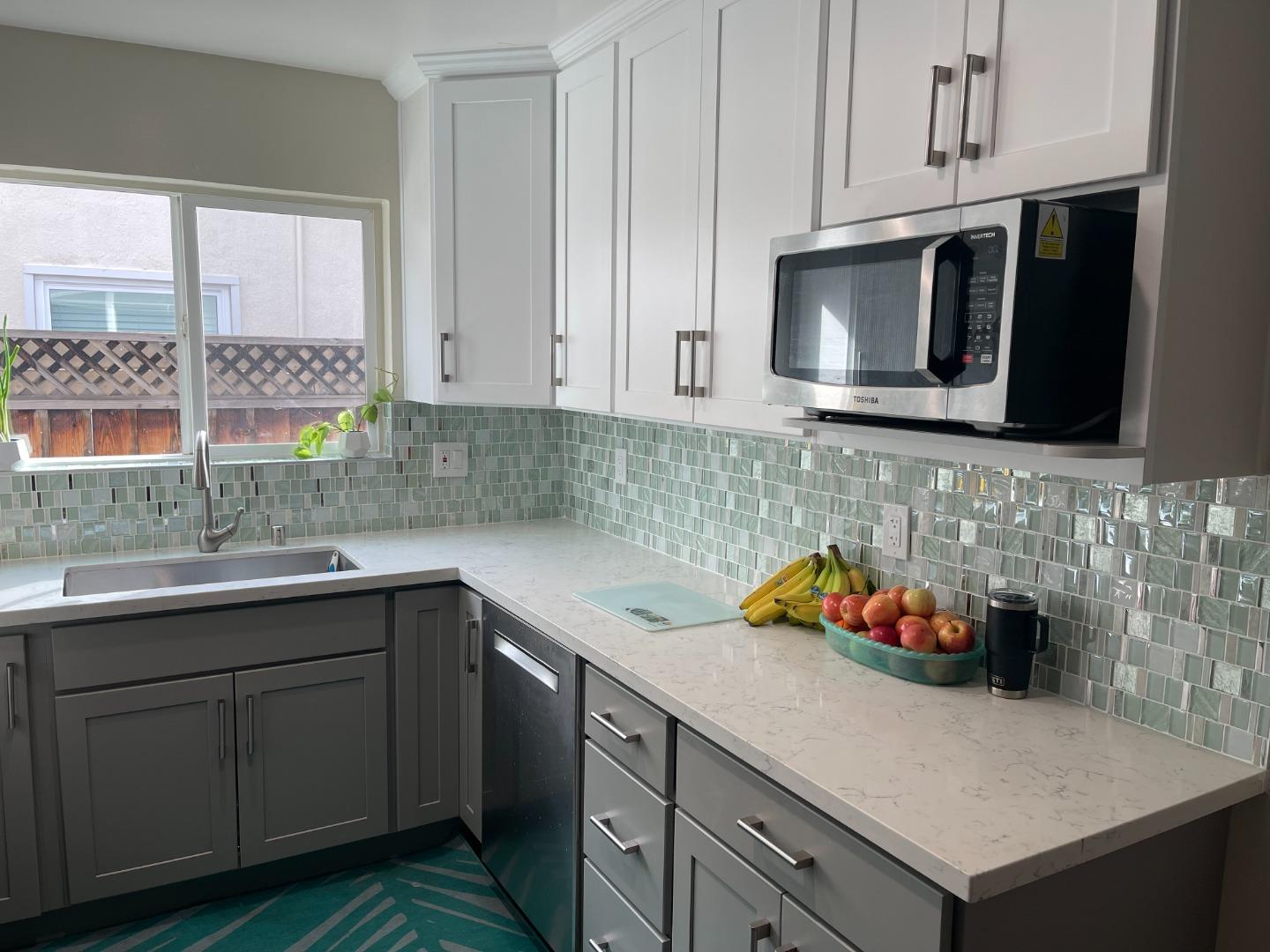 Detail Gallery Image 4 of 17 For 5733 Harder St, San Jose,  CA 95129 - 3 Beds | 2 Baths