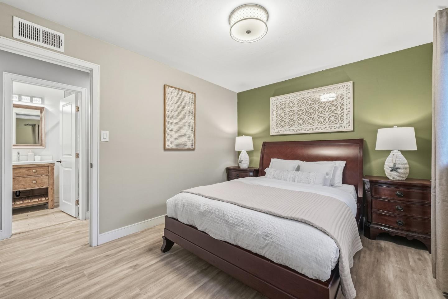 Detail Gallery Image 16 of 41 For 2427 Holland St, San Mateo,  CA 94403 - 3 Beds | 2 Baths