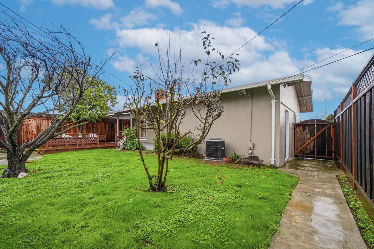 Detail Gallery Image 33 of 41 For 2427 Holland St, San Mateo,  CA 94403 - 3 Beds | 2 Baths