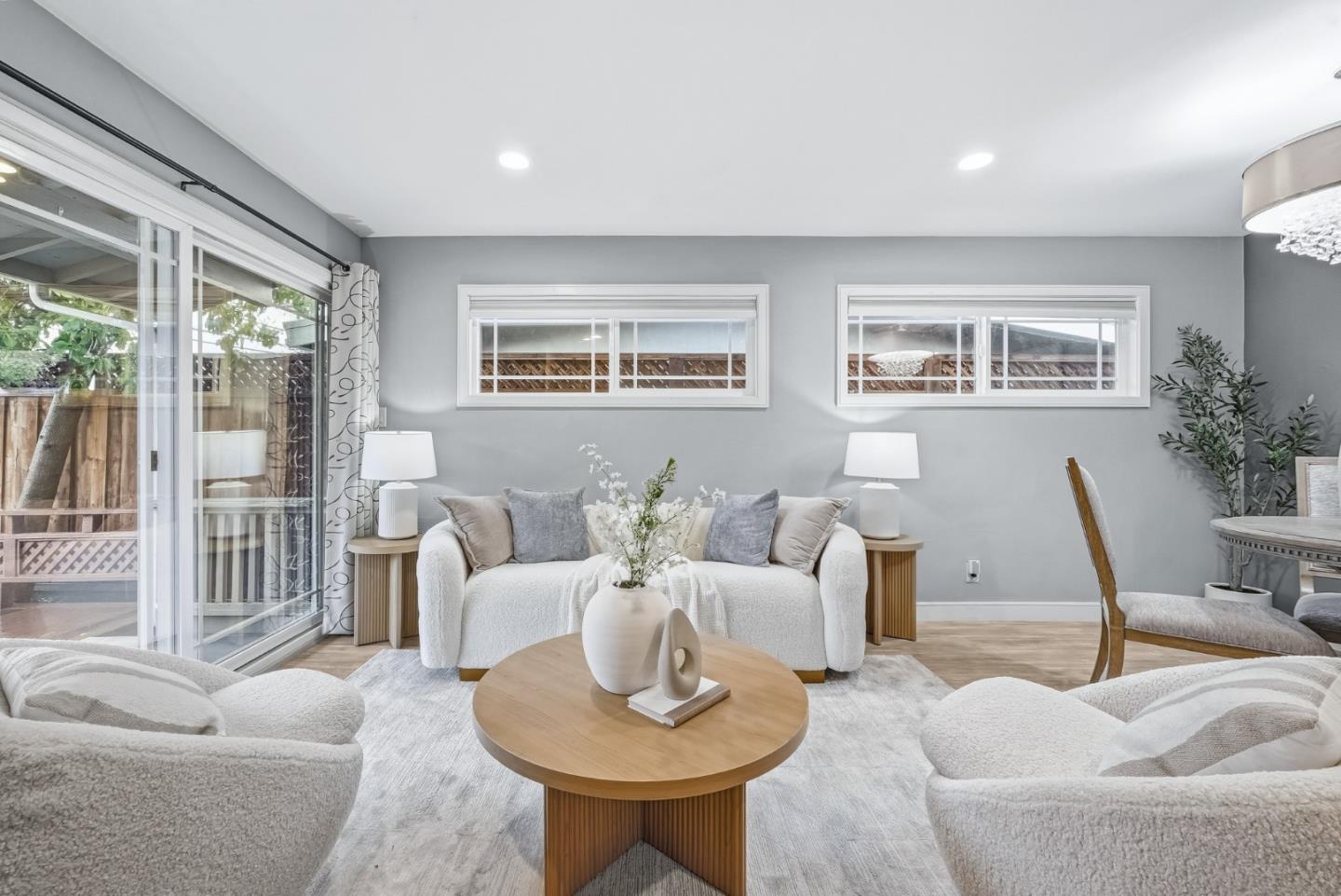 Detail Gallery Image 4 of 41 For 2427 Holland St, San Mateo,  CA 94403 - 3 Beds | 2 Baths