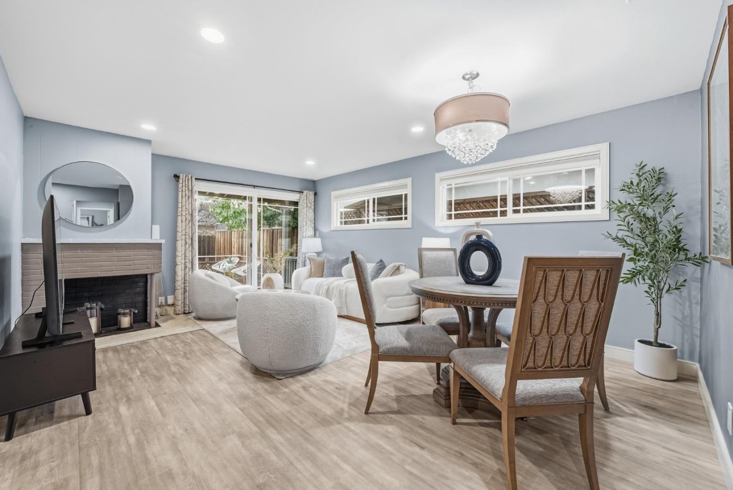 Detail Gallery Image 7 of 41 For 2427 Holland St, San Mateo,  CA 94403 - 3 Beds | 2 Baths