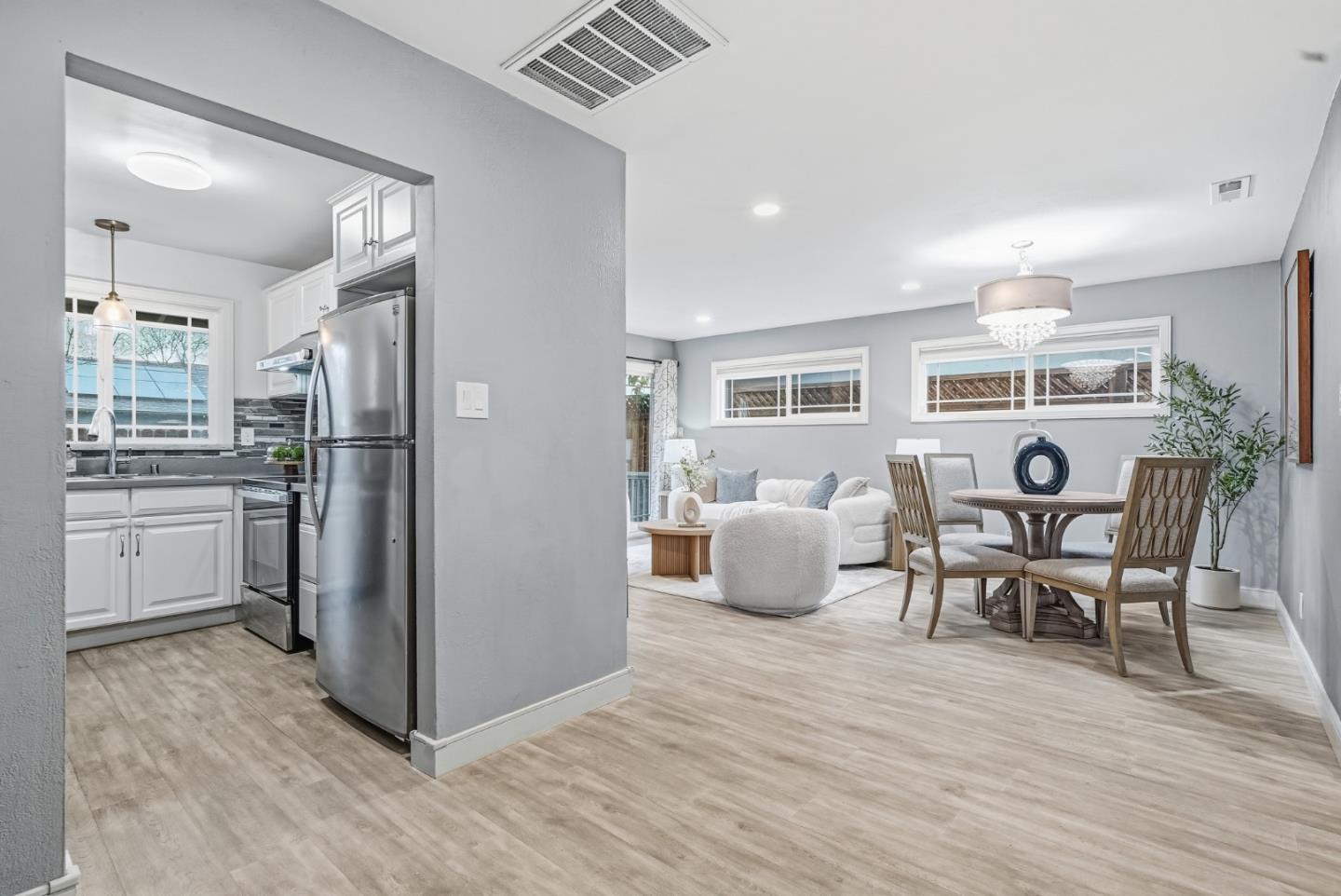 Detail Gallery Image 9 of 41 For 2427 Holland St, San Mateo,  CA 94403 - 3 Beds | 2 Baths