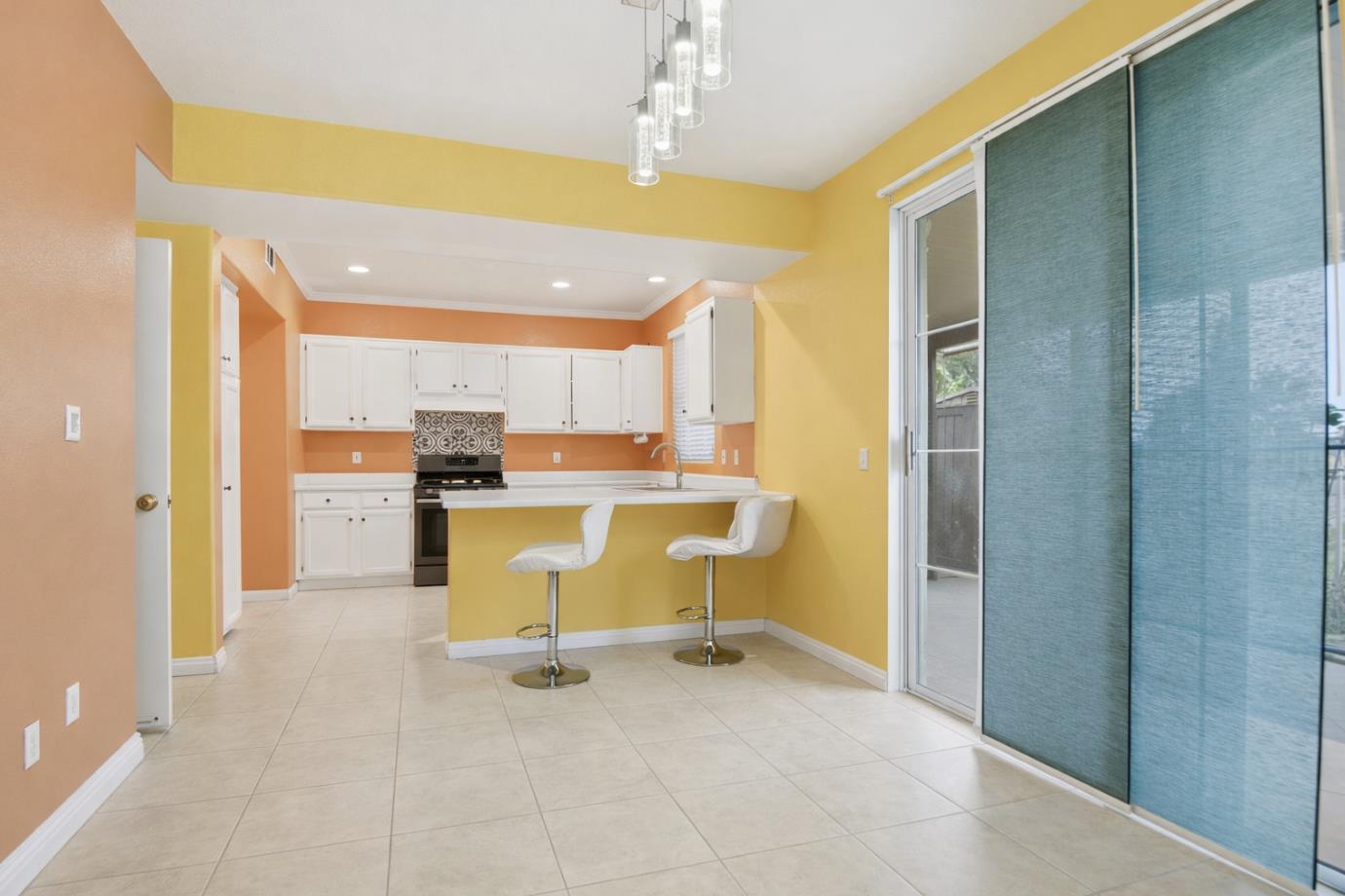 Detail Gallery Image 12 of 12 For 7208 Paseo Del Rio, Los Angeles,  CA 90040 - 3 Beds | 2/1 Baths