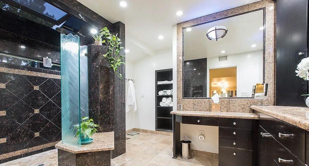 Detail Gallery Image 14 of 39 For 22243 Craggy View St, Chatsworth,  CA 91311 - 5 Beds | 4 Baths