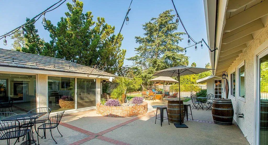 Detail Gallery Image 24 of 39 For 22243 Craggy View St, Chatsworth,  CA 91311 - 5 Beds | 4 Baths