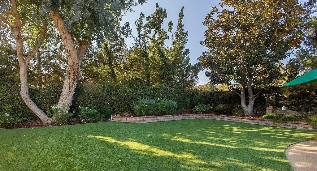 Detail Gallery Image 25 of 39 For 22243 Craggy View St, Chatsworth,  CA 91311 - 5 Beds | 4 Baths