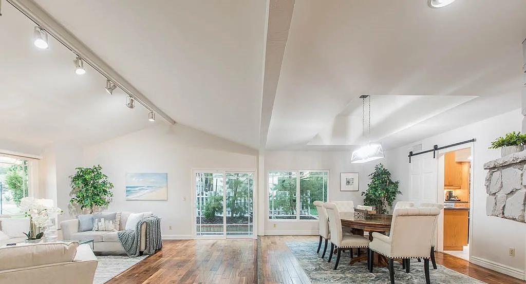 Detail Gallery Image 30 of 39 For 22243 Craggy View St, Chatsworth,  CA 91311 - 5 Beds | 4 Baths