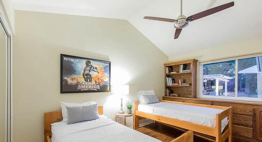 Detail Gallery Image 31 of 39 For 22243 Craggy View St, Chatsworth,  CA 91311 - 5 Beds | 4 Baths