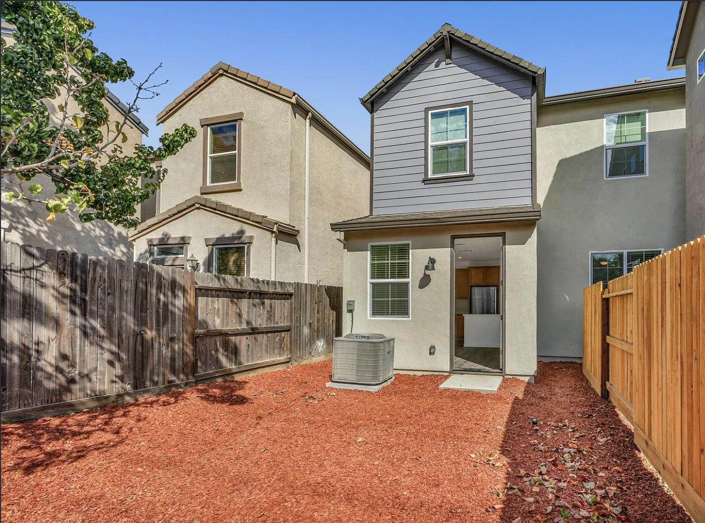 Front Image Thumbnail for ML82030123