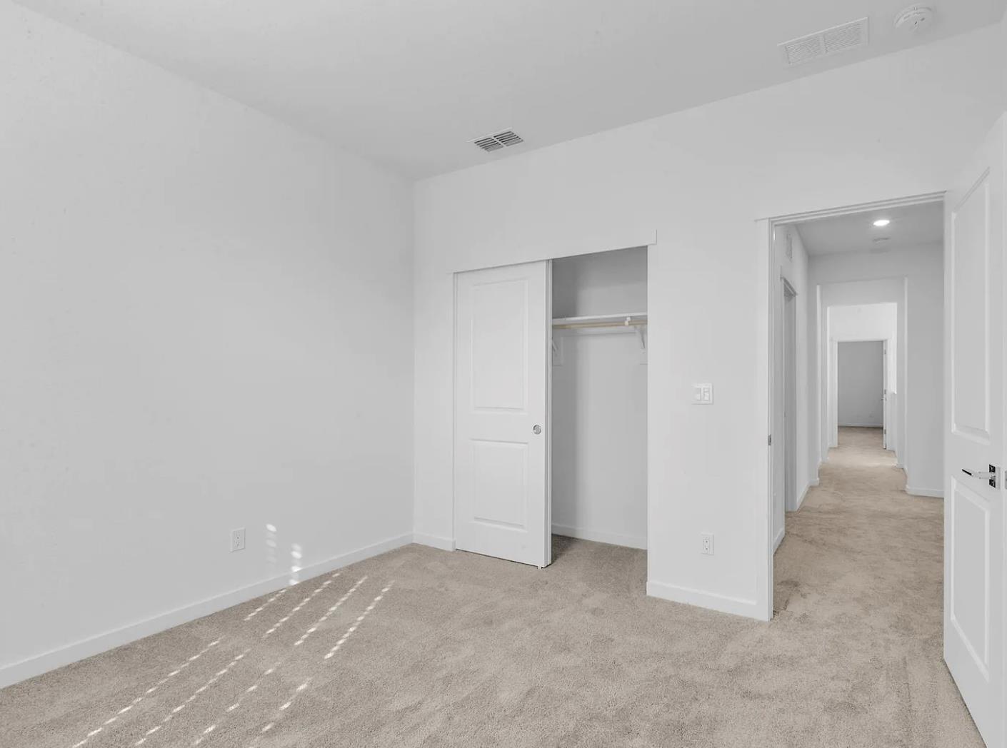 Detail Gallery Image 11 of 19 For 305 Cinema St, Sacramento,  CA 95823 - 4 Beds | 3/1 Baths