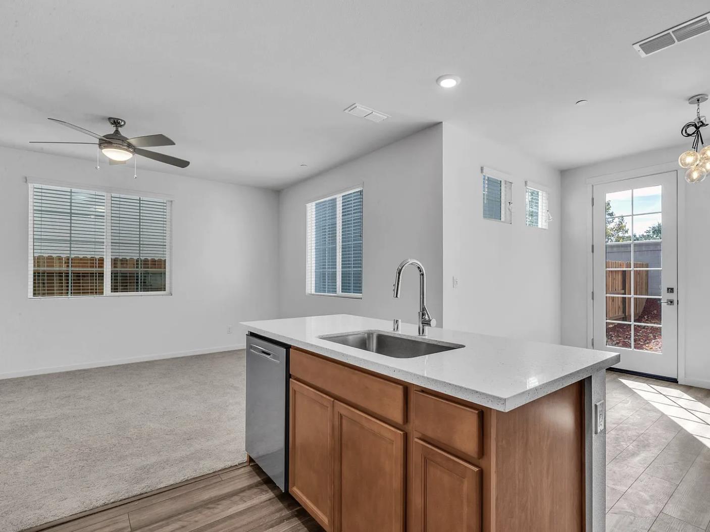 Detail Gallery Image 18 of 19 For 305 Cinema St, Sacramento,  CA 95823 - 4 Beds | 3/1 Baths