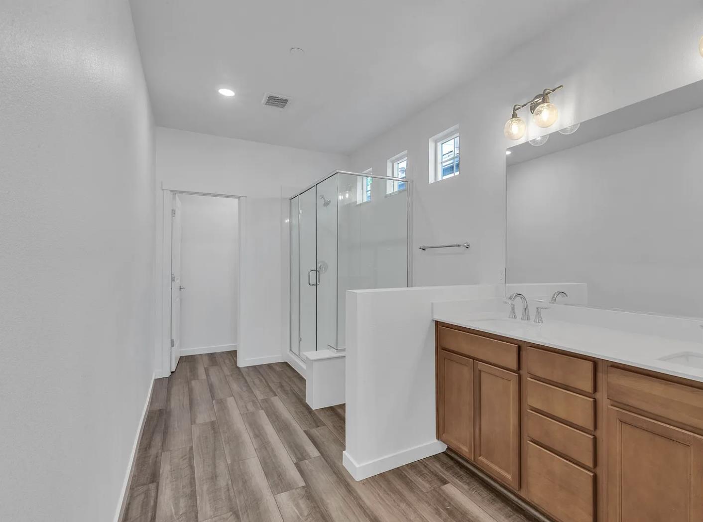 Detail Gallery Image 4 of 19 For 305 Cinema St, Sacramento,  CA 95823 - 4 Beds | 3/1 Baths