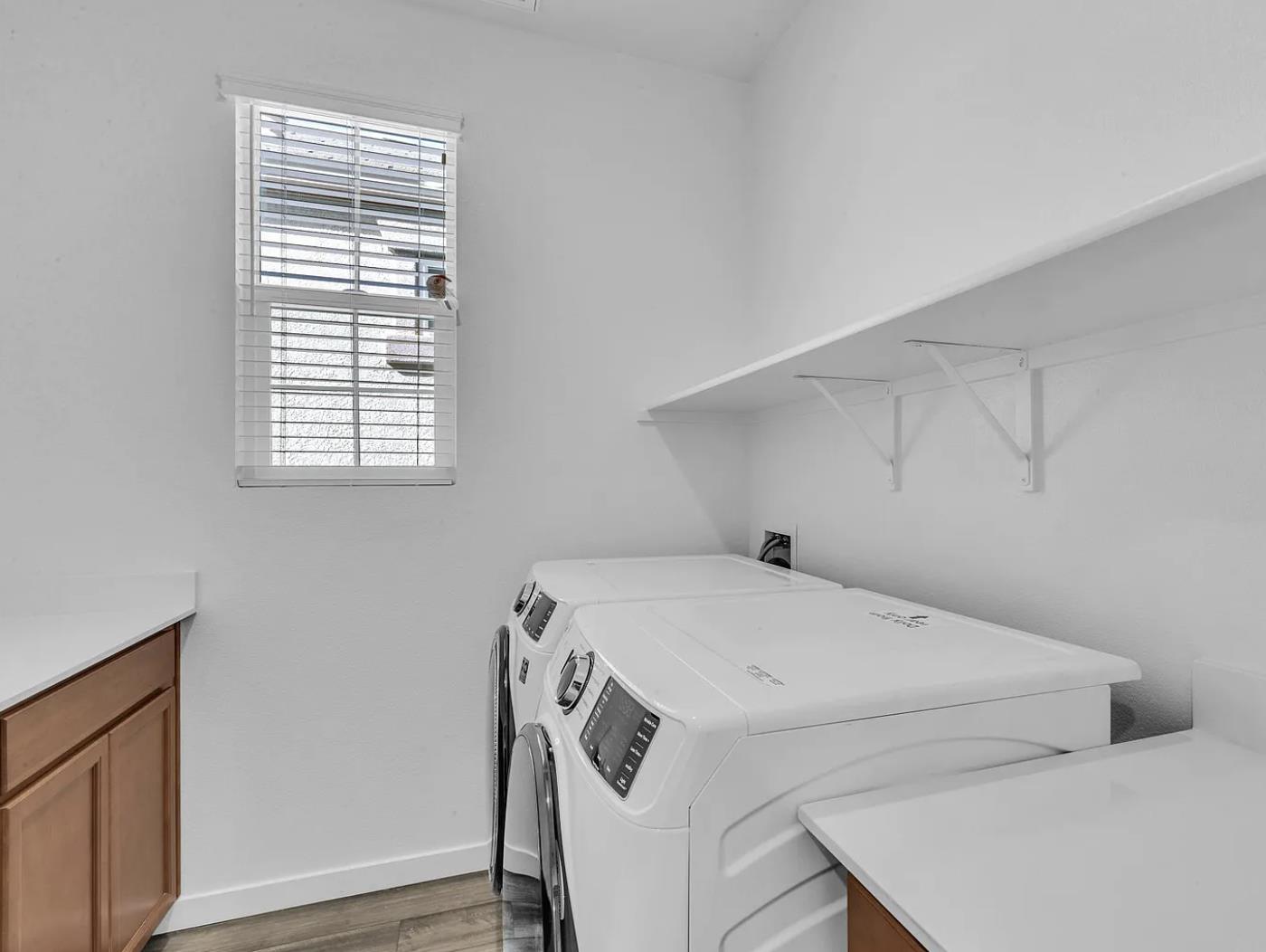 Detail Gallery Image 5 of 19 For 305 Cinema St, Sacramento,  CA 95823 - 4 Beds | 3/1 Baths