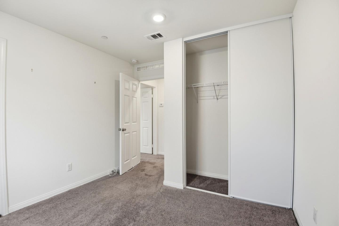 Detail Gallery Image 13 of 30 For 14043 Royalton Ln #4,  Gardena,  CA 90247 - 4 Beds | 3/1 Baths