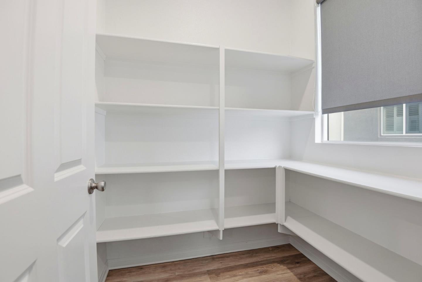 Detail Gallery Image 15 of 30 For 14043 Royalton Ln #4,  Gardena,  CA 90247 - 4 Beds | 3/1 Baths