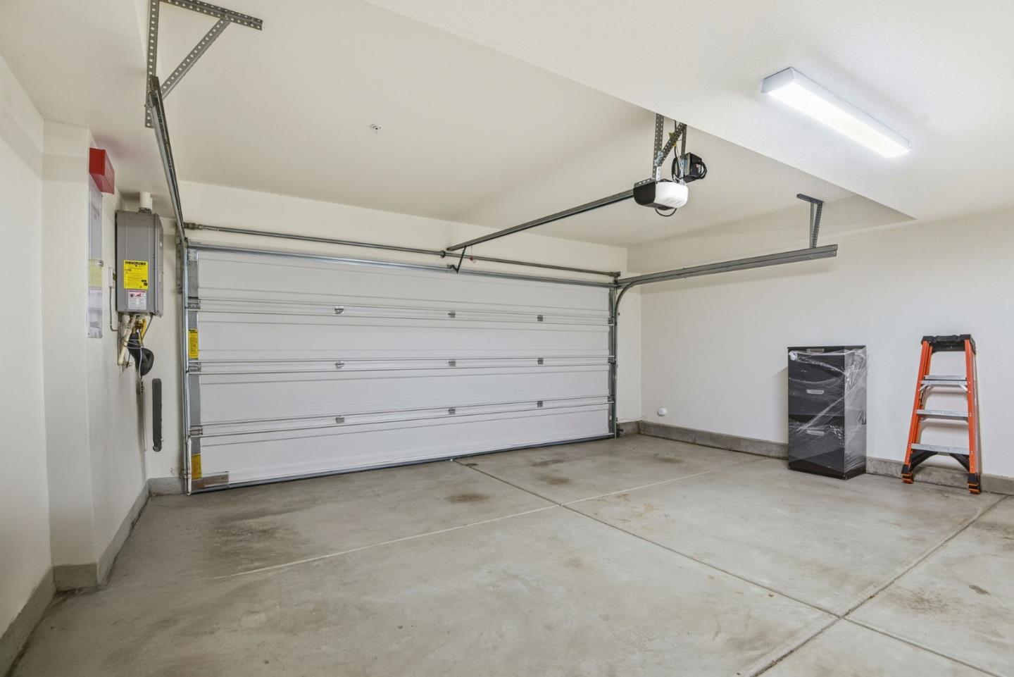 Detail Gallery Image 24 of 30 For 14043 Royalton Ln #4,  Gardena,  CA 90247 - 4 Beds | 3/1 Baths