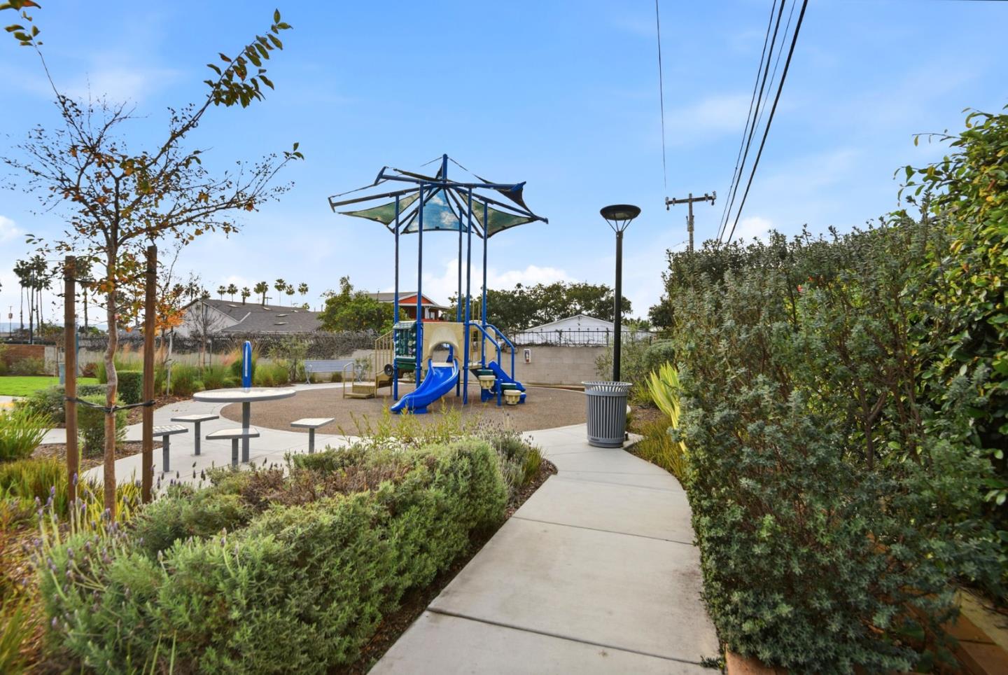 Detail Gallery Image 26 of 30 For 14043 Royalton Ln #4,  Gardena,  CA 90247 - 4 Beds | 3/1 Baths