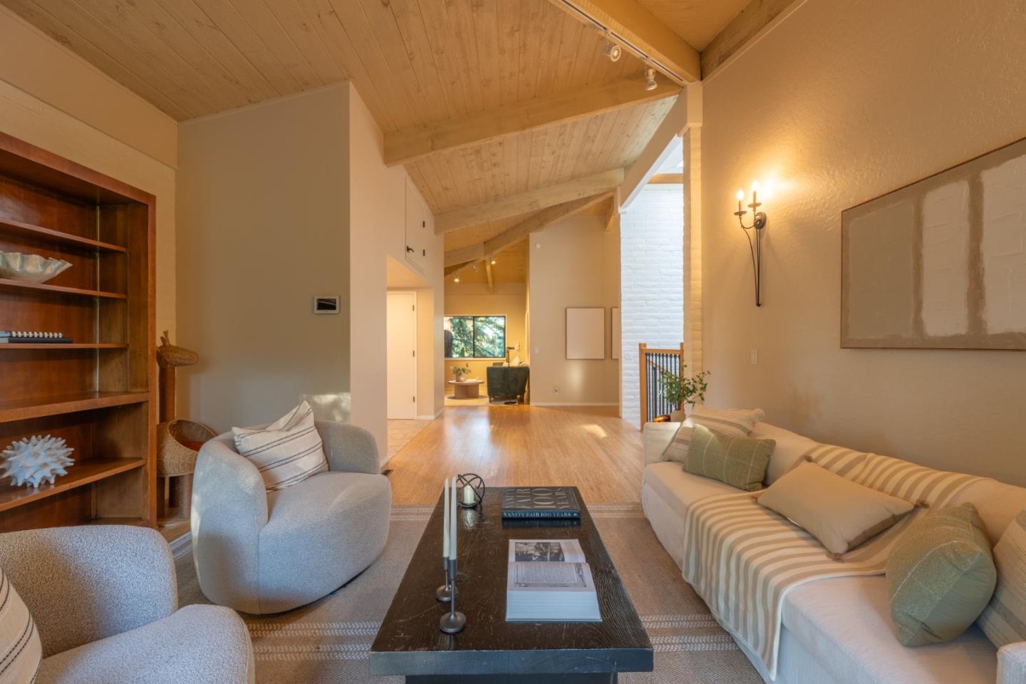 Detail Gallery Image 11 of 36 For 1125 Alta Mesa Rd, Monterey,  CA 93940 - 4 Beds | 2/1 Baths