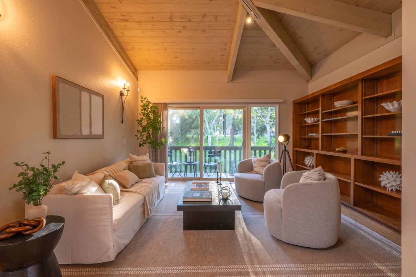 Detail Gallery Image 12 of 36 For 1125 Alta Mesa Rd, Monterey,  CA 93940 - 4 Beds | 2/1 Baths