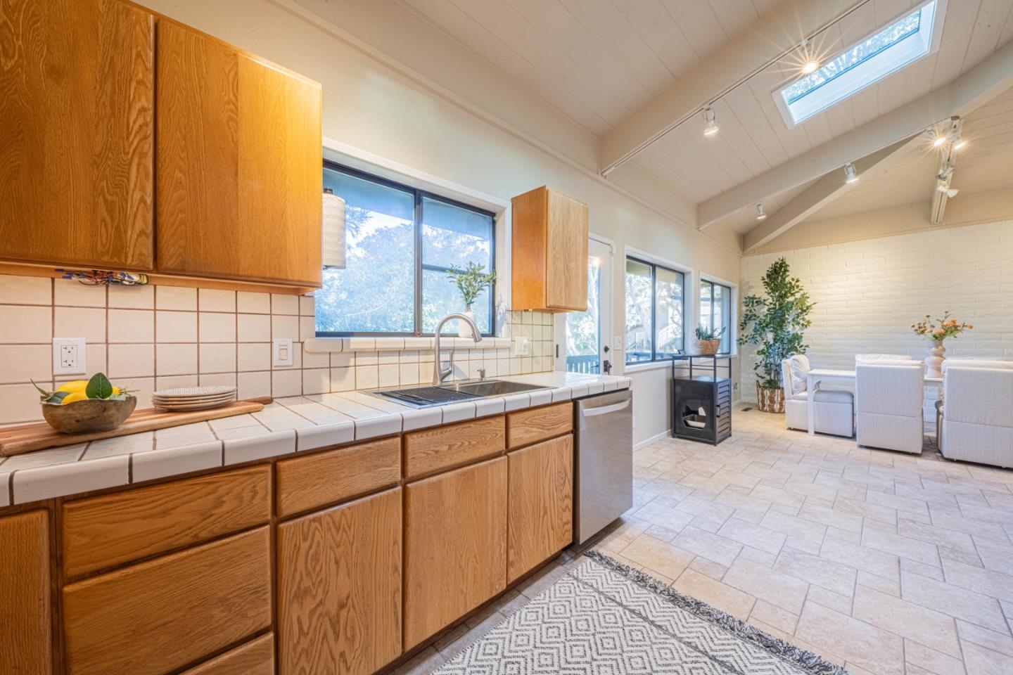 Detail Gallery Image 17 of 36 For 1125 Alta Mesa Rd, Monterey,  CA 93940 - 4 Beds | 2/1 Baths