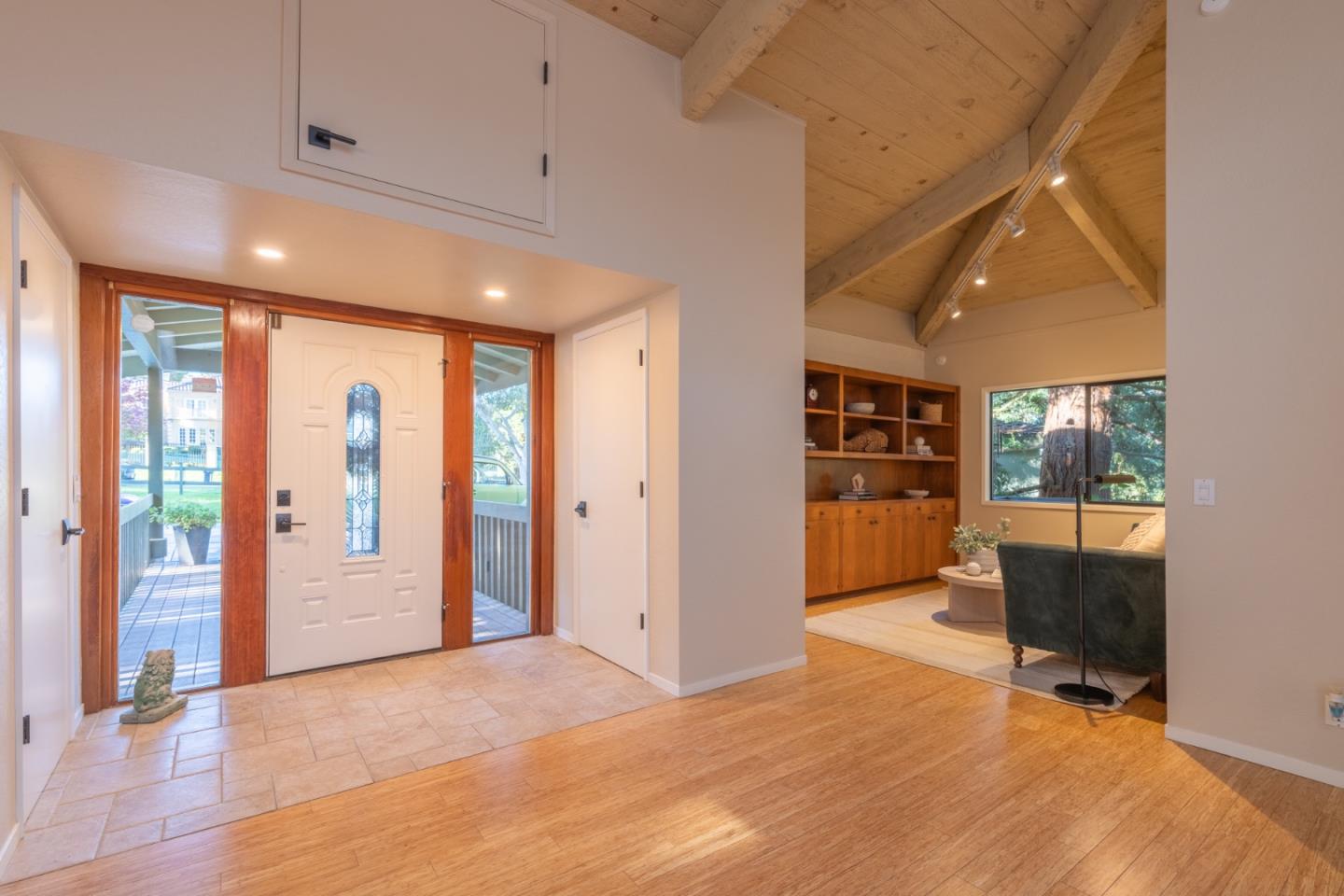 Detail Gallery Image 9 of 36 For 1125 Alta Mesa Rd, Monterey,  CA 93940 - 4 Beds | 2/1 Baths