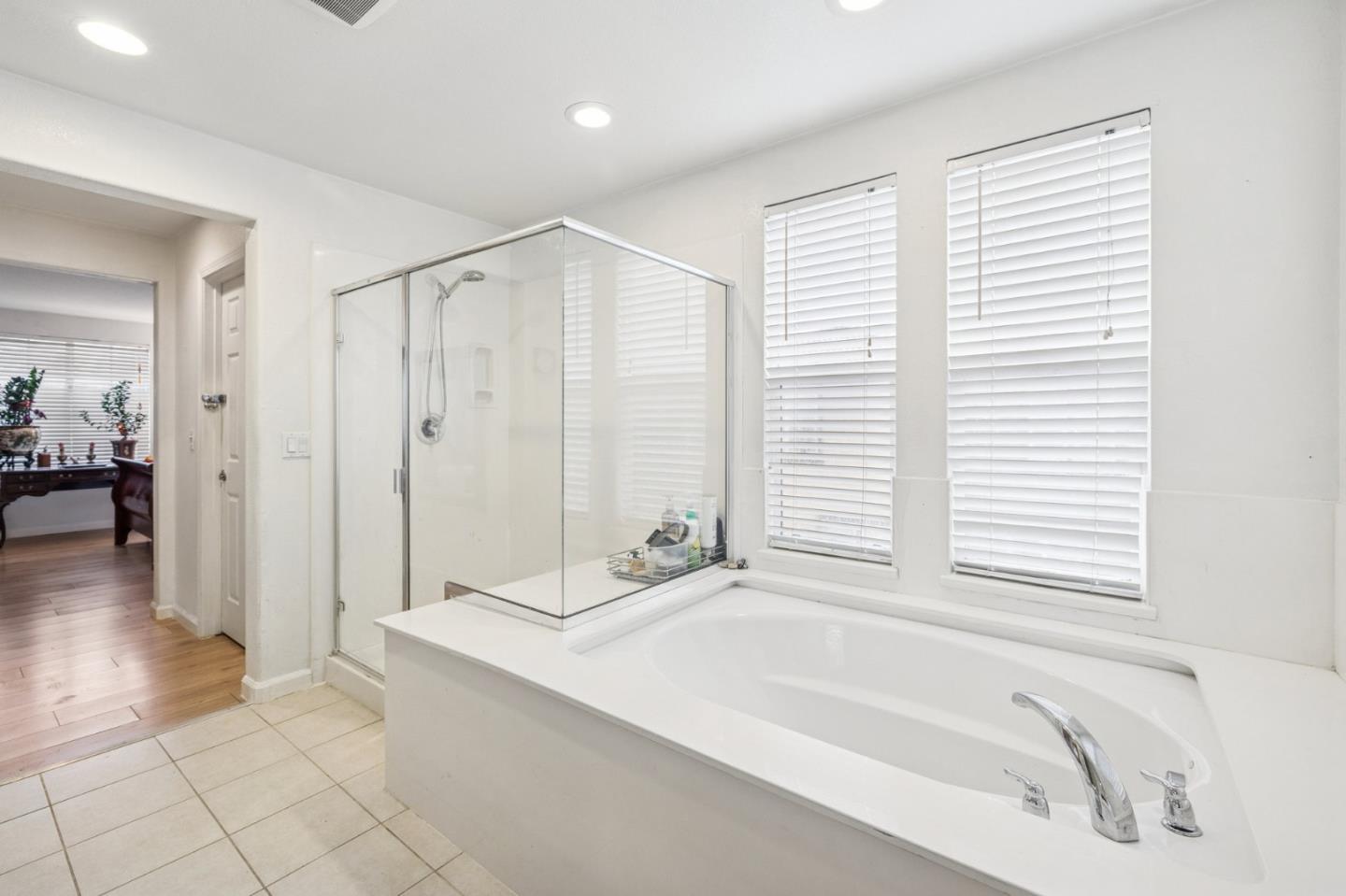 Detail Gallery Image 13 of 25 For 205 Montevina Way, Hayward,  CA 94545 - 5 Beds | 3 Baths