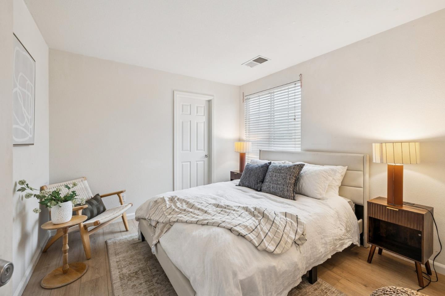 Detail Gallery Image 14 of 25 For 205 Montevina Way, Hayward,  CA 94545 - 5 Beds | 3 Baths