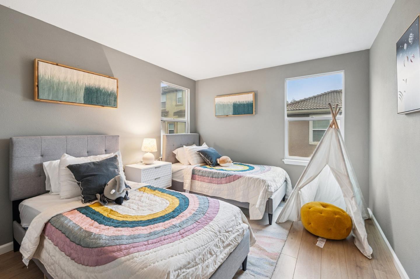 Detail Gallery Image 5 of 25 For 205 Montevina Way, Hayward,  CA 94545 - 5 Beds | 3 Baths