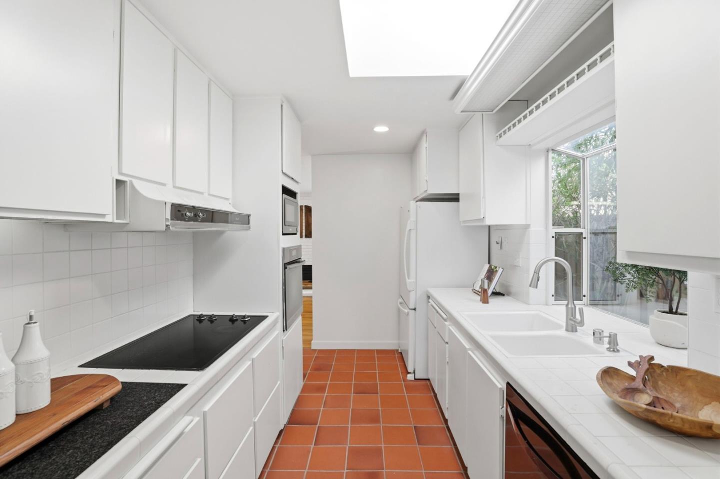 Detail Gallery Image 7 of 24 For 1145 Little John Way, San Jose,  CA 95129 - 4 Beds | 3 Baths