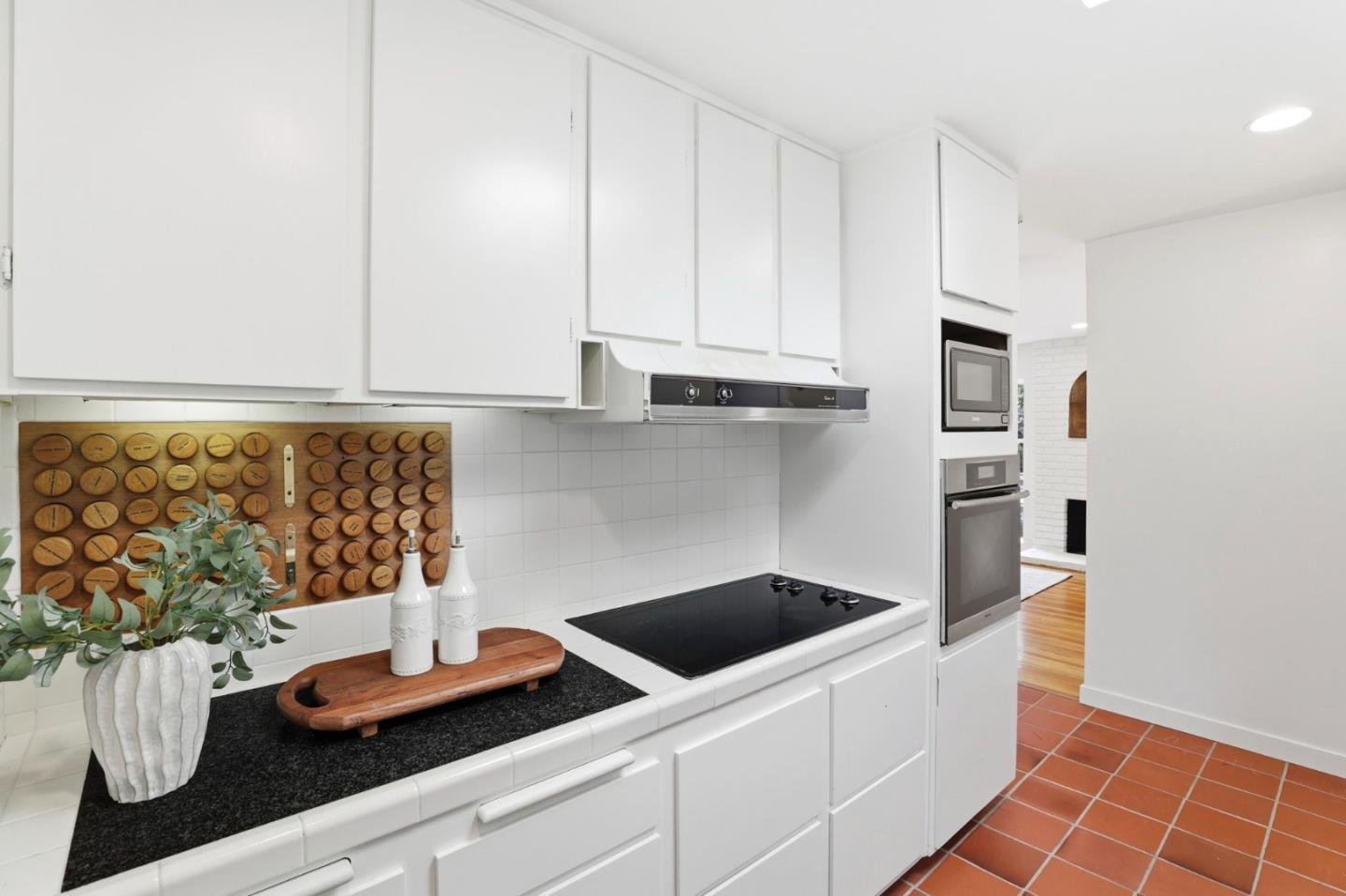 Detail Gallery Image 8 of 24 For 1145 Little John Way, San Jose,  CA 95129 - 4 Beds | 3 Baths