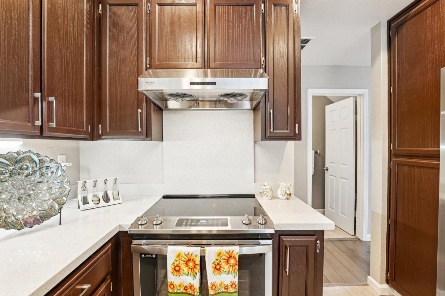 Detail Gallery Image 15 of 33 For 11 Bonny Doone, Hercules,  CA 94547 - 3 Beds | 2/1 Baths