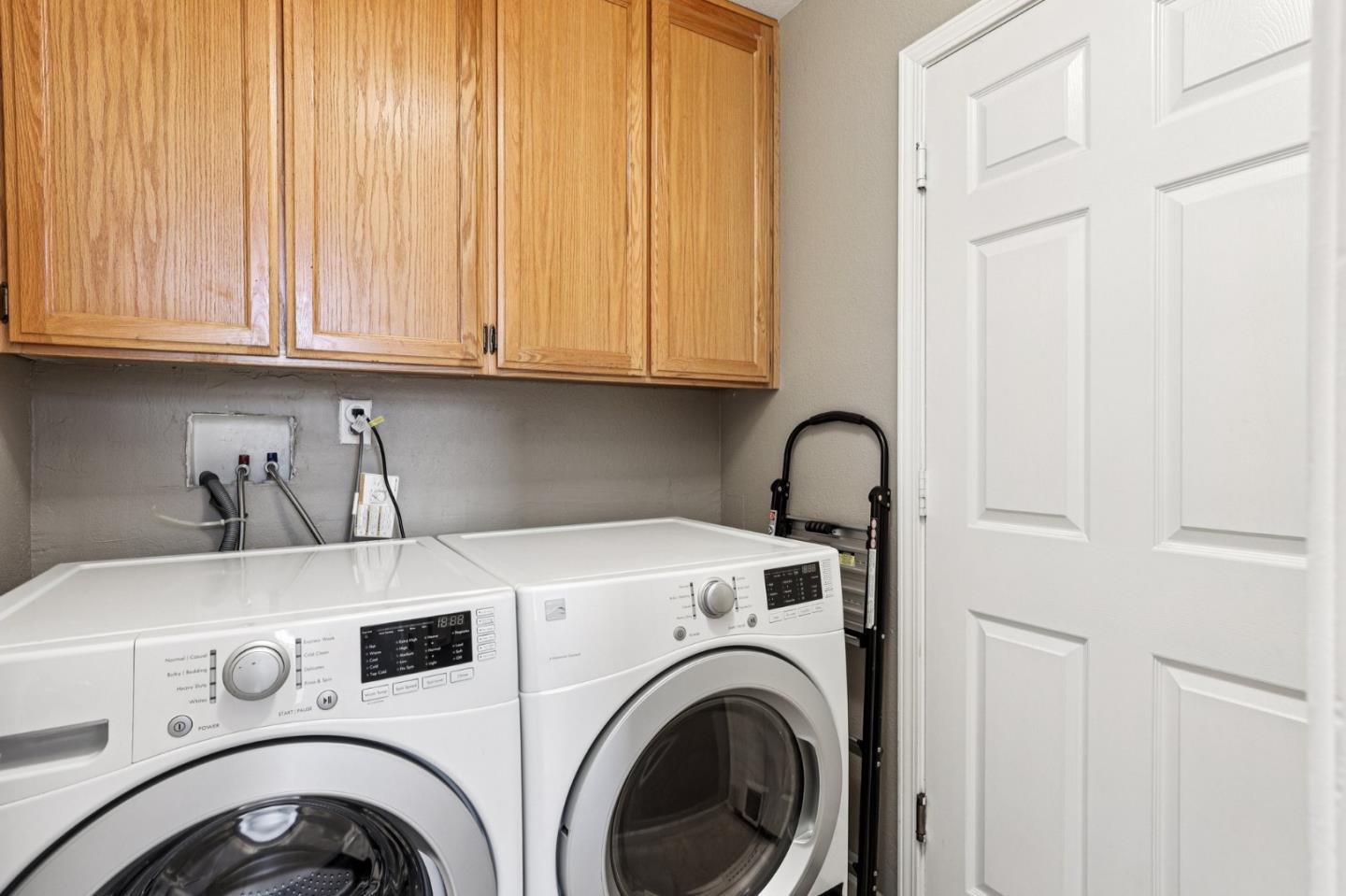 Detail Gallery Image 17 of 33 For 11 Bonny Doone, Hercules,  CA 94547 - 3 Beds | 2/1 Baths