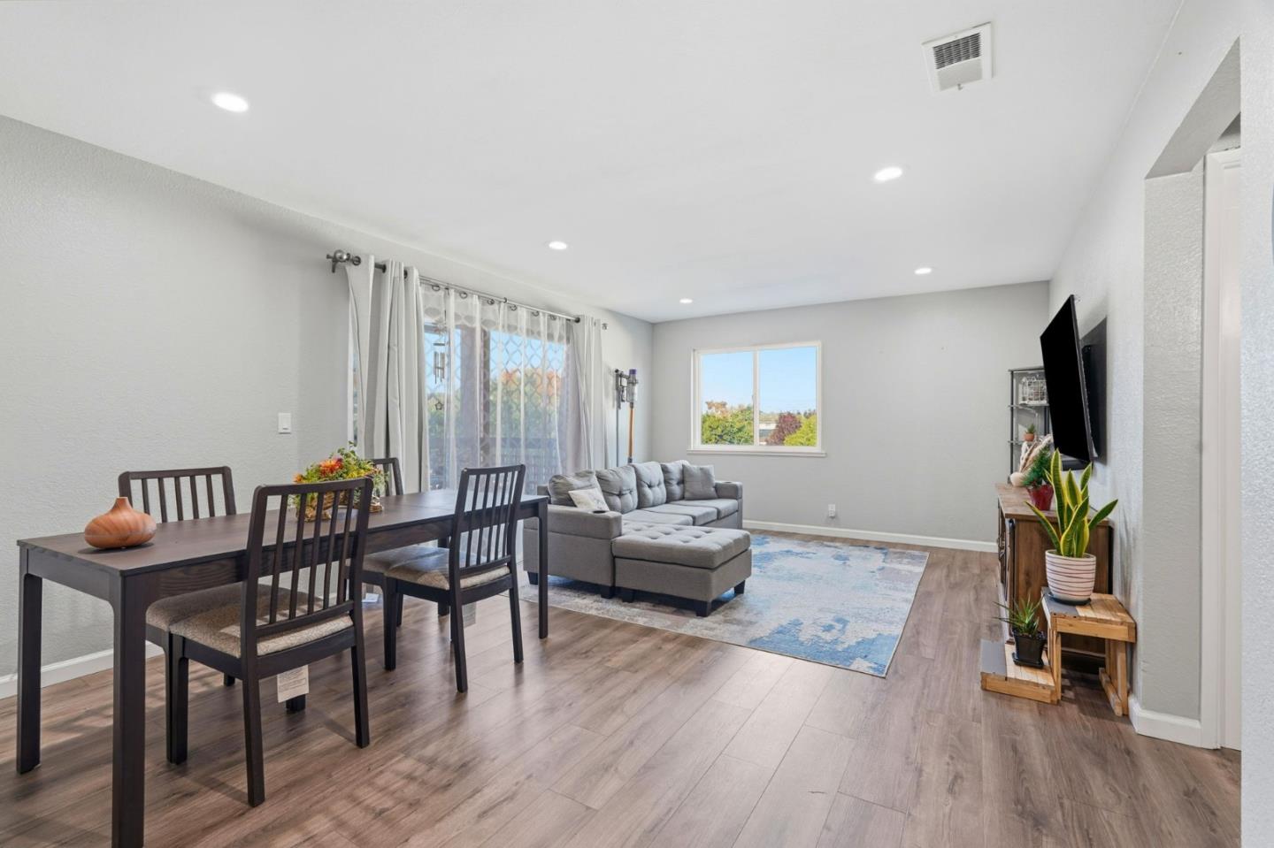 Photo #7: ML82030136 Listing: Photo #7