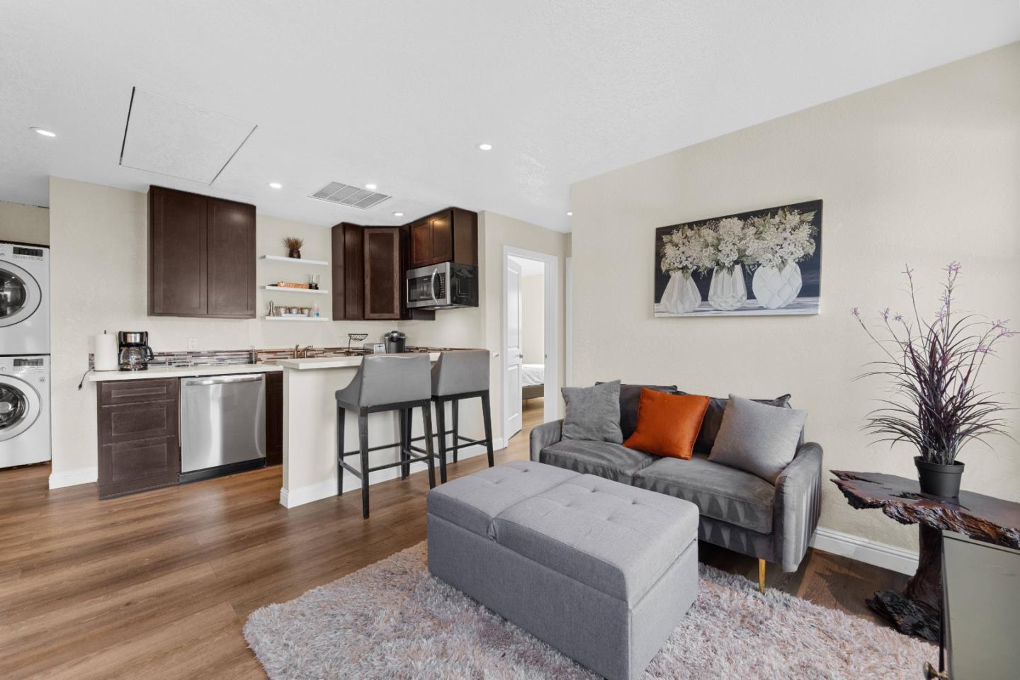 Detail Gallery Image 19 of 36 For 1131 Luchessi Dr, San Jose,  CA 95118 - – Beds | – Baths