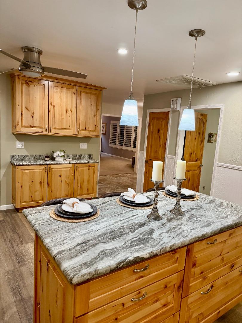 Detail Gallery Image 5 of 14 For 870 W Edmundson Ave, Morgan Hill,  CA 95037 - 5 Beds | 3 Baths